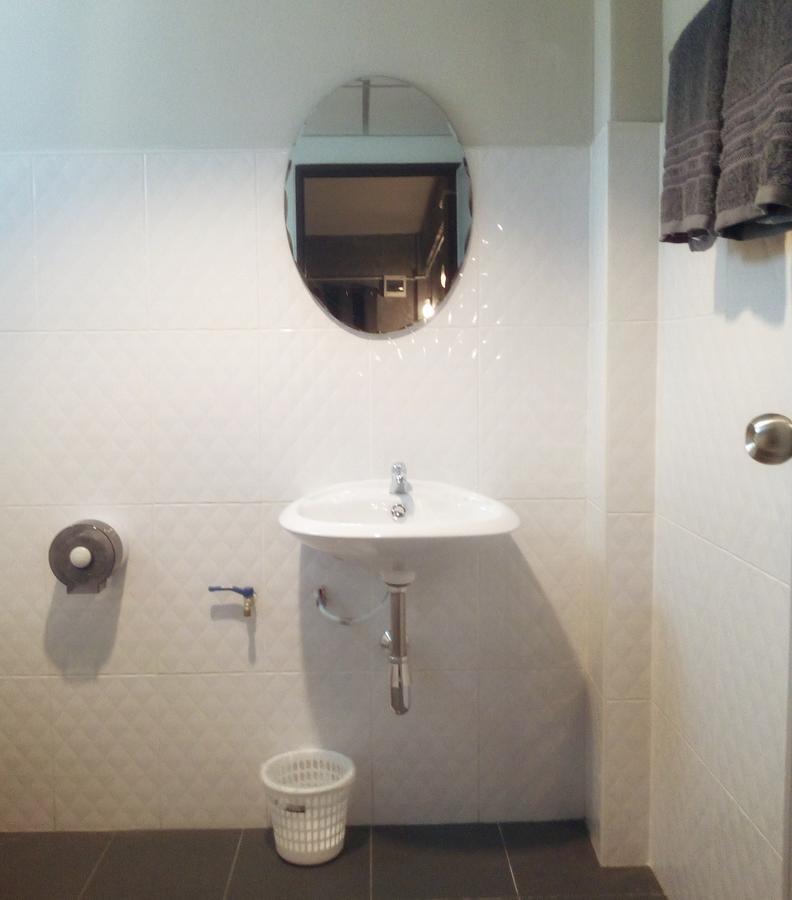 4Hearts Loft House Hotel Сурат Тхани Екстериор снимка