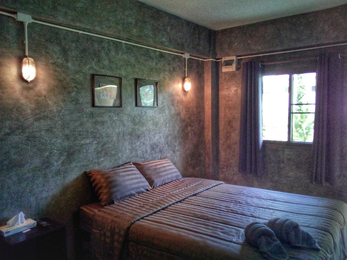 4Hearts Loft House Hotel Сурат Тхани Екстериор снимка
