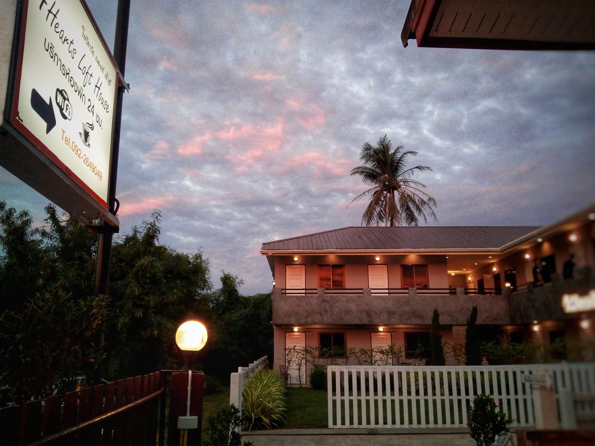 4Hearts Loft House Hotel Сурат Тхани Екстериор снимка