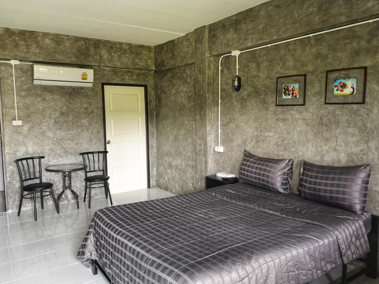 4Hearts Loft House Hotel Сурат Тхани Екстериор снимка